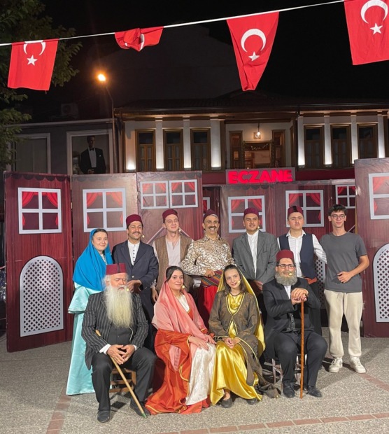 AYYAR HAMZA ÇARŞI MEYDANINDA İZLEYİCİYLE BULUŞTU