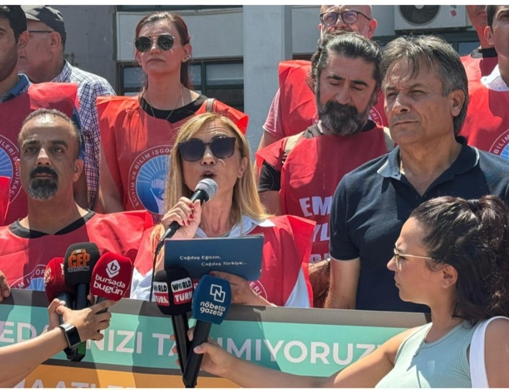 Yeliz Toy, “Bursa Milli Eğitim’de Tuz Koktu. 100 Bin Liraya Okul Kaydı Yapılıyor”