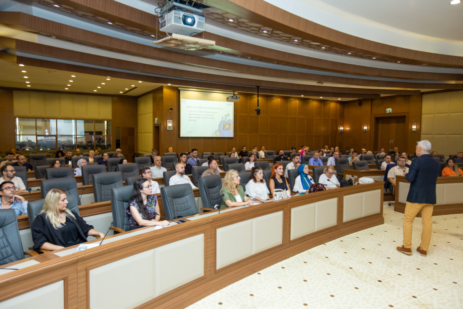Belediye personeline ‘Etkili iletişim, problem çözme ve liderlik eğitimi’