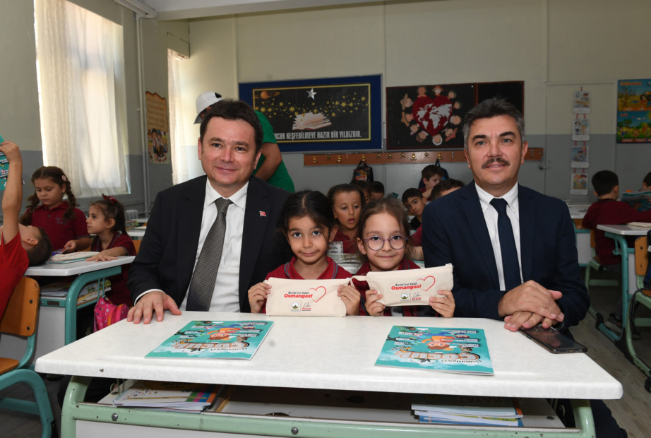 Başkan Aydın, öğrencilerin ilk ders heyecanını paylaştı