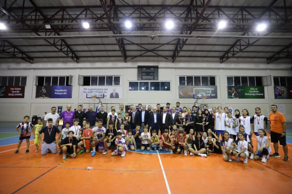REFİK GÜR SOKAK BASKETBOLU TURNUVASININ ŞAMPİYONLARI BELLİ OLDU