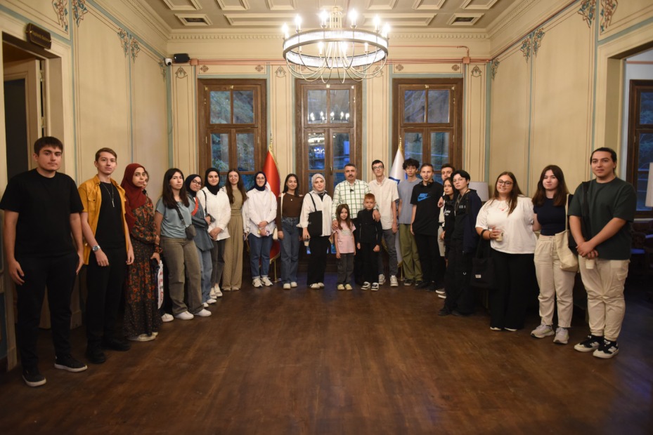 BAŞKAN YILMAZ GENÇLERLE BULUŞTU