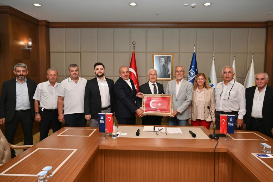 Bursa Konyalılar Derneği Başkan Bozbey’i Ziyaret Etti