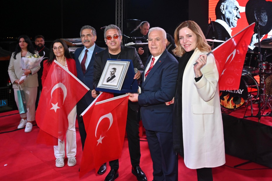 29 Ekim coşkusu Karacabey ve Gemlik’te