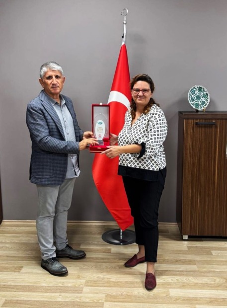Ömrümü “Türk Dili”ne adayan BUÜ’lü akademisyen ödüle doymuyor