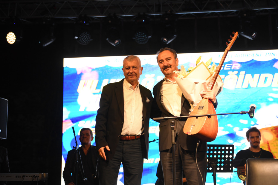 Menteşeli Cengiz, Bursa yöresi türküleri ile coşturdu