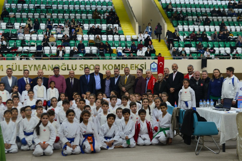 YILDIRIM’DA ‘CUMHURİYET’ KUPASI