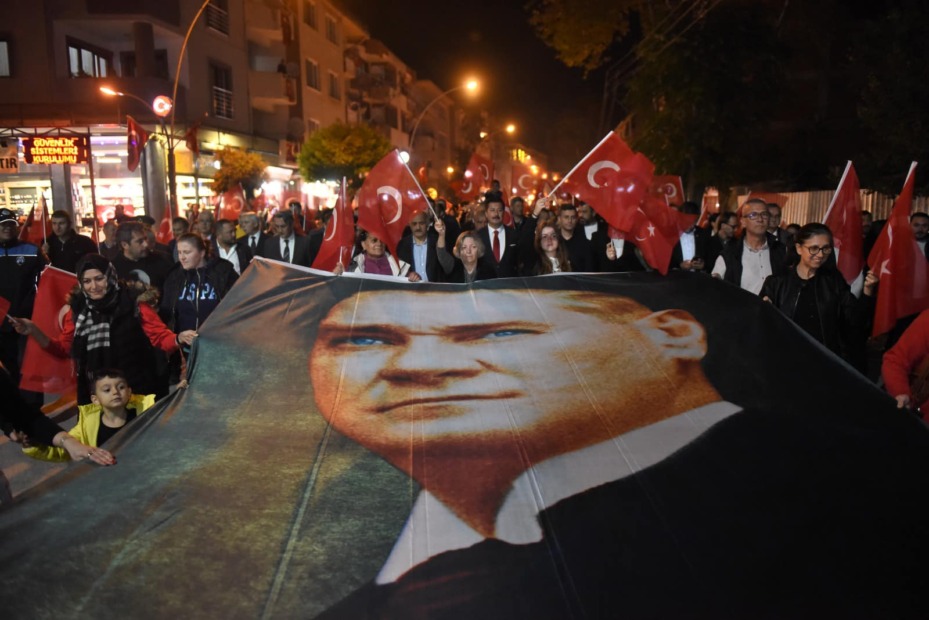 CUMHURİYET COŞKUSU YENİŞEHİR’İ SARDI