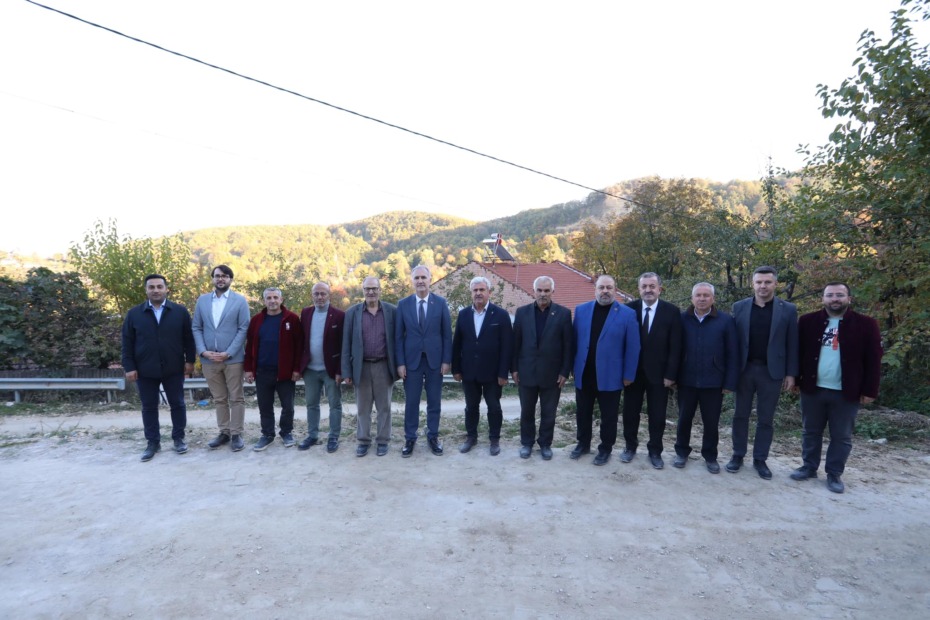 BAHARİYE MAHALLESİNDE YOLLAR PARKE TAŞLA KAPLANIYOR
