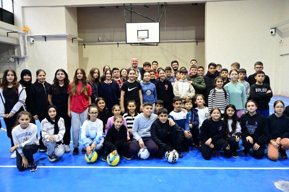 Karacabey Belediyesi’nden eğitime ve çevreye destek