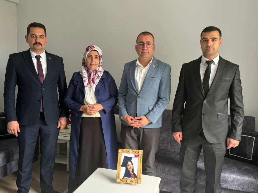Büyük Birlik Partili Ateş, Diyarbakır Annesini Ziyaret Etti