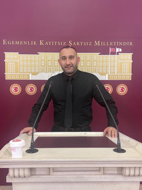 DEVA Partisi Halkla İlişkiler Başkanı Ali Bayer; ” Gençlerimiz ve Ailelerimiz Tehlike Altında”