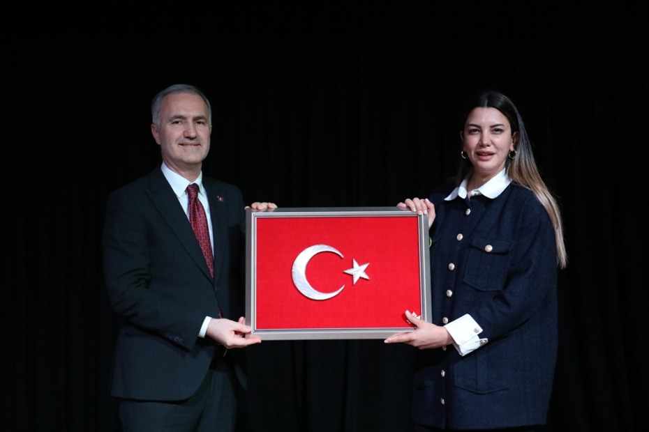 FULYA ÖZTÜRK ORTADOĞU NOTLARINI İNEGÖL’DE ANLATTI