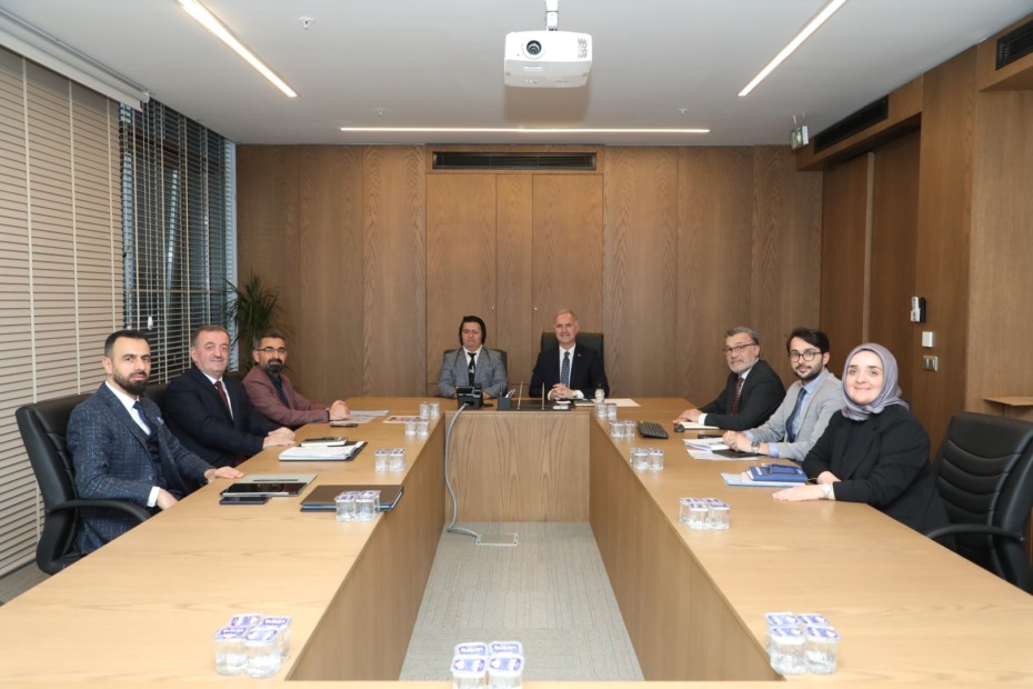 İNEGÖL BELEDİYESİ’NİN ÖZEL PERSONELLERİ YÜZLERİ GÜLDÜRÜYOR