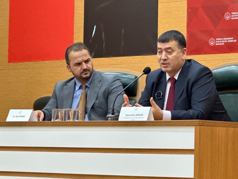 “Ailenin Temel Direği Annedir”