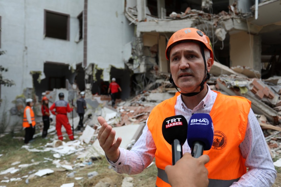 TURGUTALP KENTSEL DÖNÜŞÜM ALANINDA BİR TAŞLA İKİ KUŞ