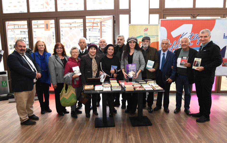 Şairler ve yazarlar kitaplarını Osmangazili gençler için bağışladı