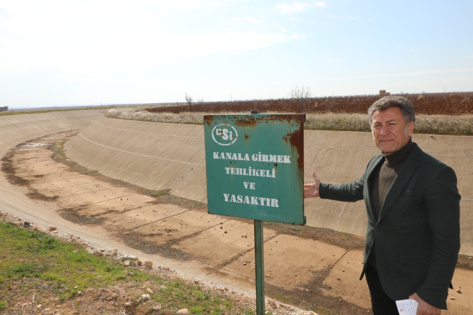 ORHAN SARIBAL: “BARAK OVASI KURUYOR: ÇİFTÇİ 20 YILDIR SU BEKLİYOR”