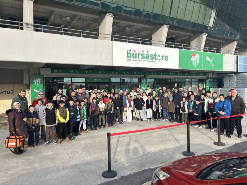 Öğrenciler, üretimi yerinde inceledi