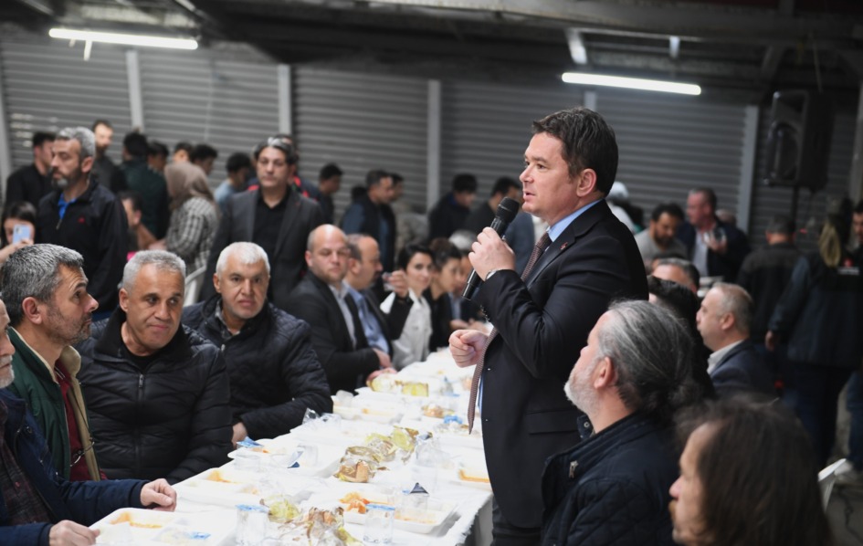 Başkan Aydın Çiftehavuzlar mahallesinde bin kişiyle iftar açtı