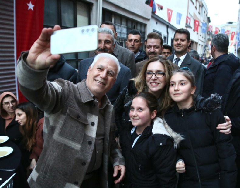 Atıcılar’da 1500 kişilik iftar sofrası