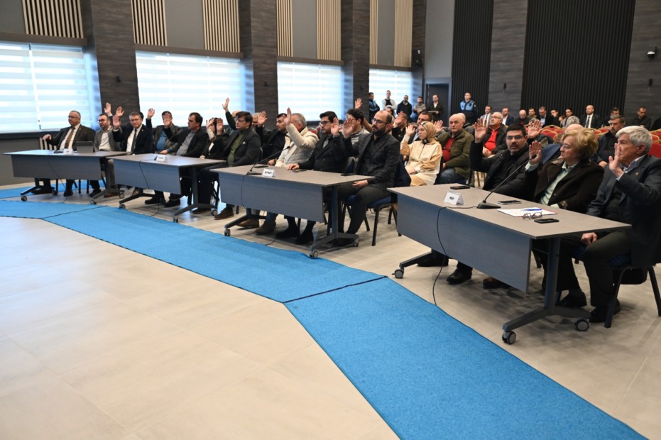 Karacabey Belediye Meclisi yeni salonunda ilk toplantısını gerçekleştirdi