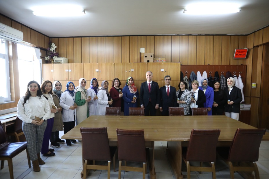 BAŞKAN TABAN TIP BAYRAMINDA SAĞLIK MESLEK LİSESİ ÖĞRENCİLERİYLE BULUŞTU