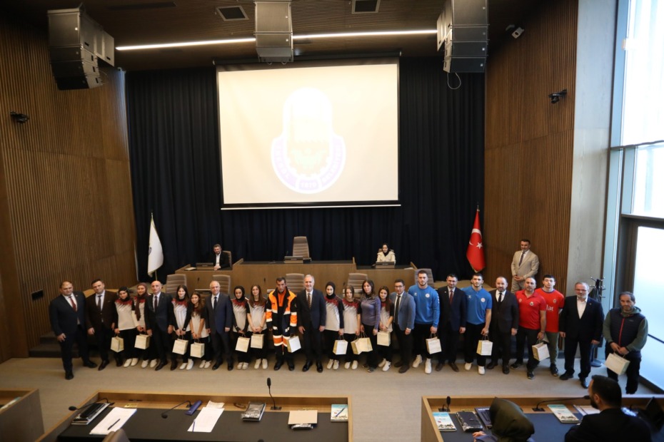 İNEGÖL’Ü GURURLANDIRAN İSİMLER MECLİSTE ÖDÜLLENDİRİLDİ