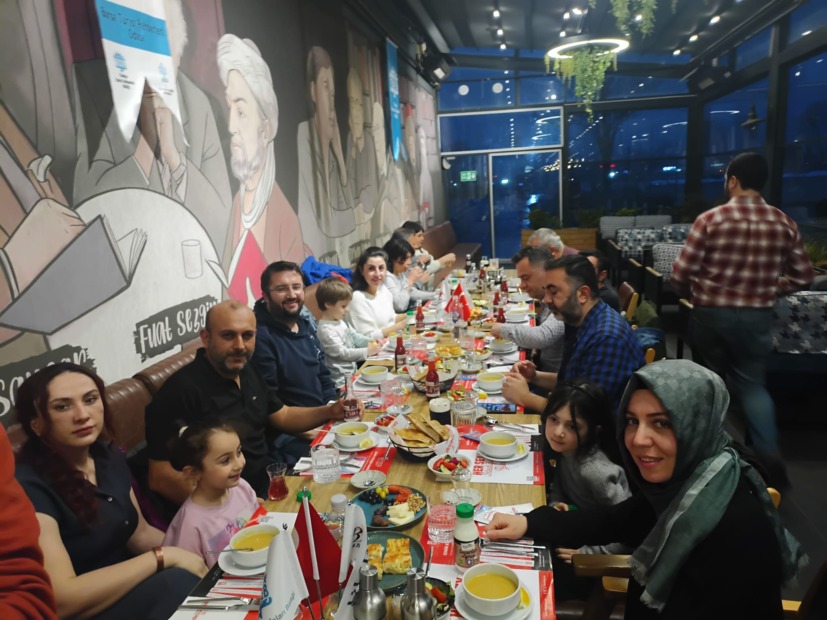BURSA BÖLGESEL TURİST REHBERLERİ ODASI ÜYELERİYLE İFTARDA BİR ARAYA GELDİ