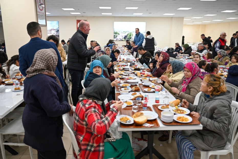 Karacabey Belediyesi’nin Ramazan ayı iftar programları başladı