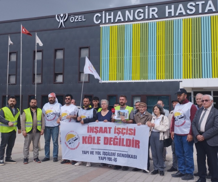 ÖDEMELERİNİ ALAMAYAN İNŞAAT İŞÇİLERİ 20 GÜNDÜR EYLEM YAPIYOR