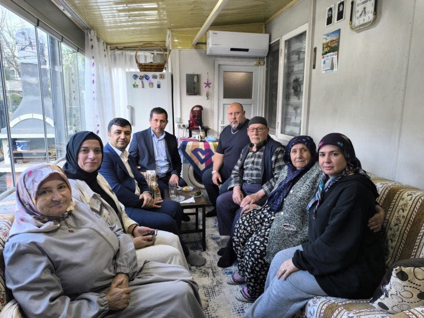Ak Parti Gemlik’ten Şehit Ailelerine Bayram Ziyareti