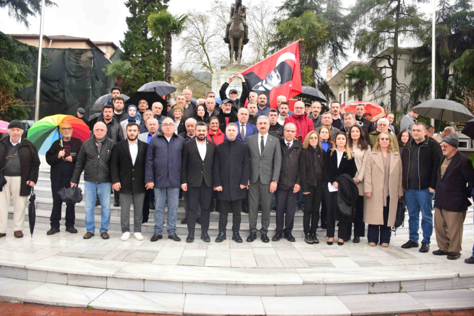 CHP Bursa “Çanakkale ruhu karanlığa boyun eğmeyenlerin ruhudur”