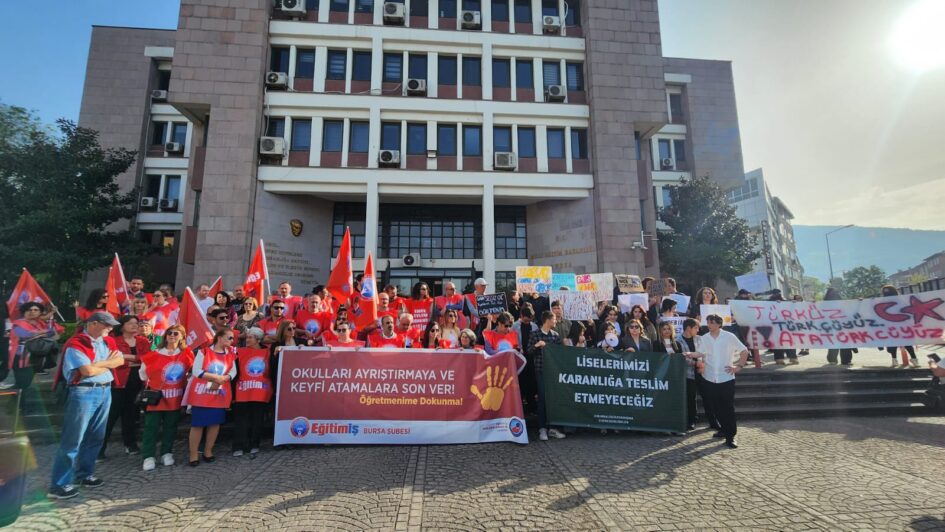Özkan Rona, “Bursa’nın Eğitimine Değil, Efendilerine Hizmet Ediyorlar”