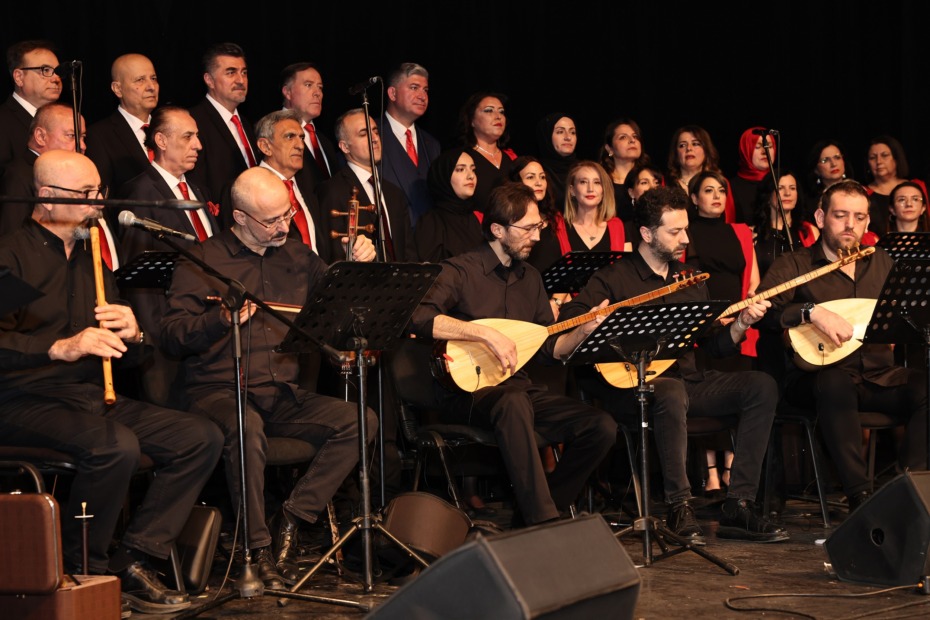 Nilüfer Türk Halk Müziği Korosu’ndan türkü şöleni
