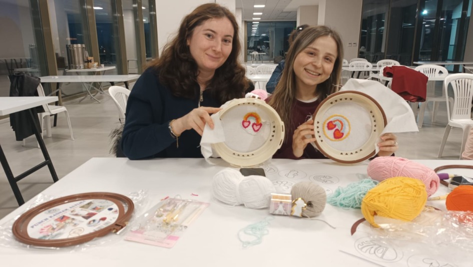 Karacabey’de ilmek ilmek “Punch” sanatı