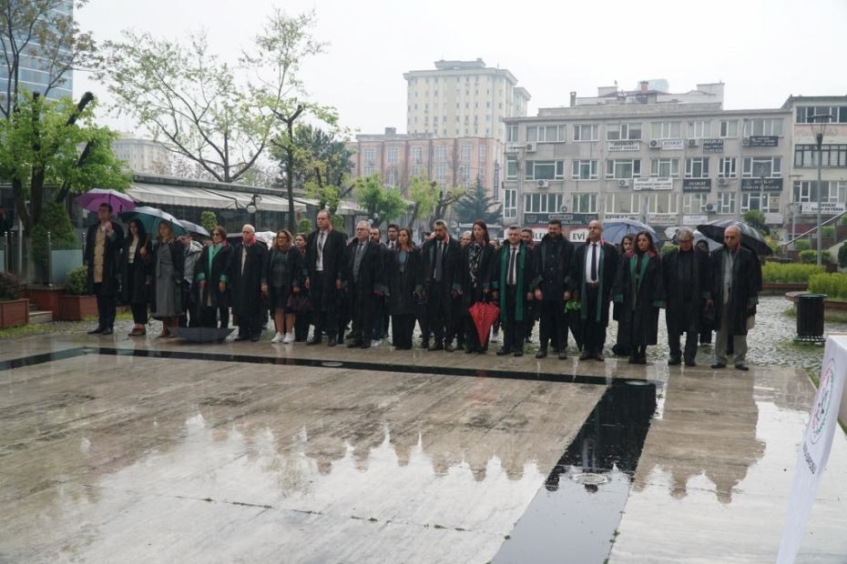 Öztosun; “Hiçbir haksızlığa boyun eğmeyeceğiz, cübbelerimizi kimsenin önünde iliklemeyeceğiz”