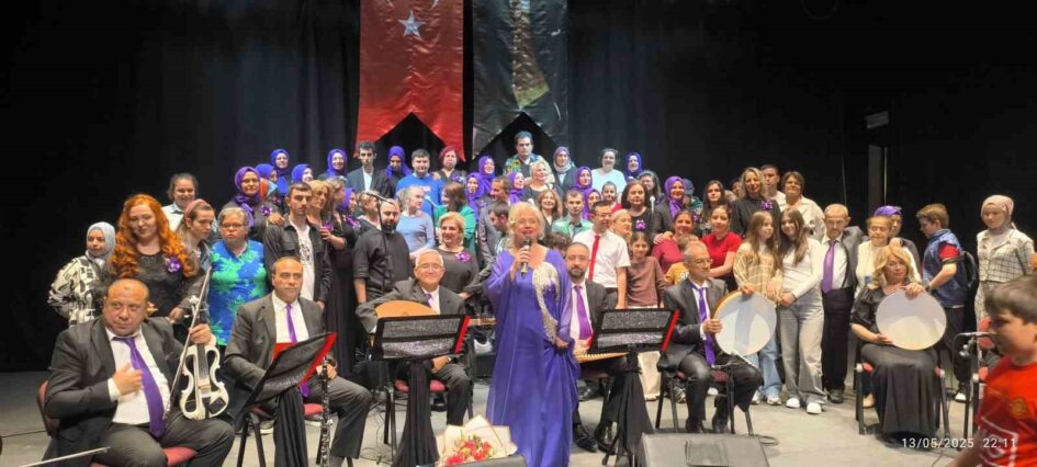 Otizmli Anneler Korosu Bir Kez Daha Coşturdu