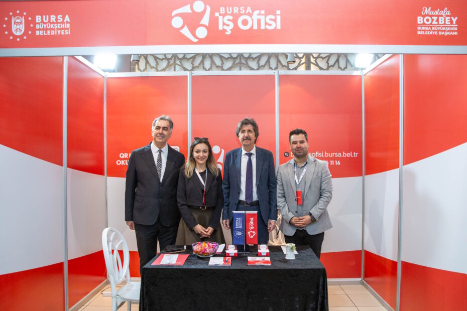 Bursa Büyükşehir, kariyer yolculuğunda gençlerin yanında