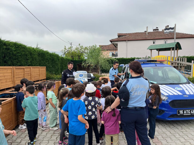 Büyükşehir zabıtasından çocuklara trafik eğitimi
