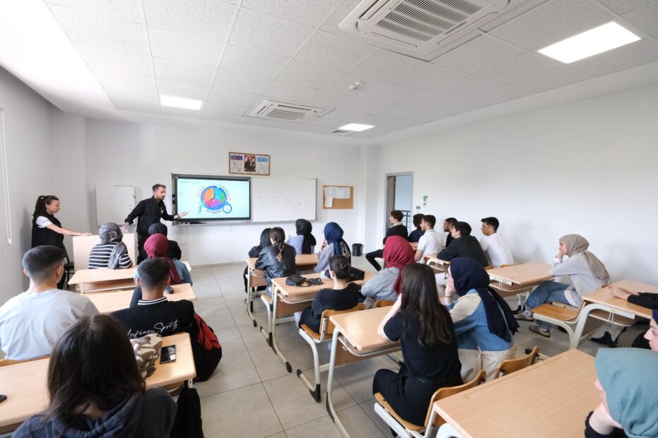 Büyükşehir’den gençlere afet bilinci eğitimi