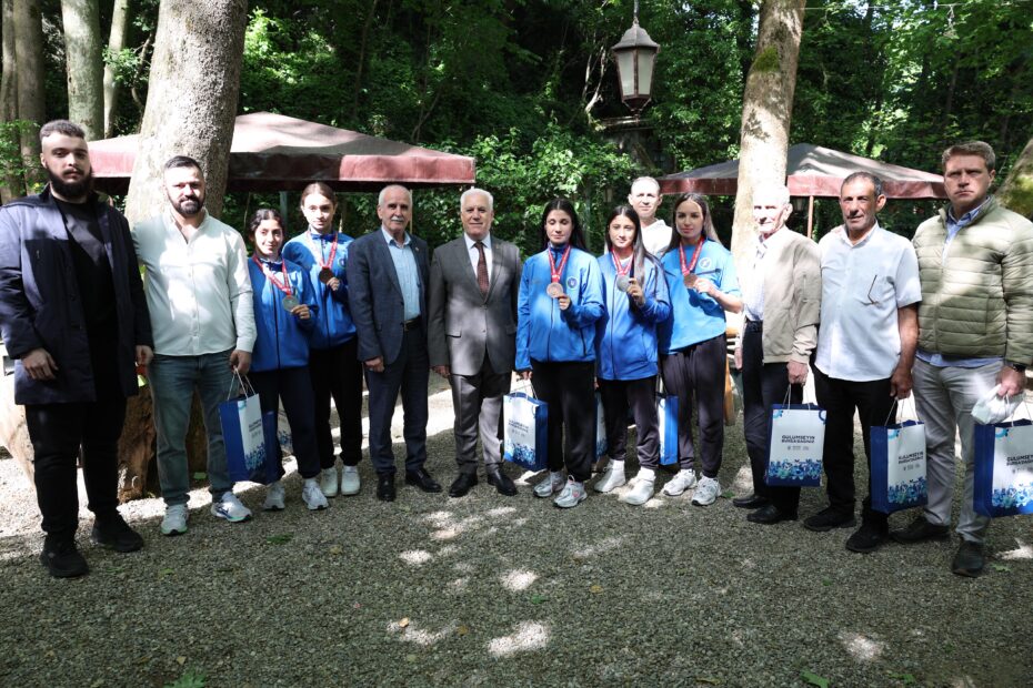 Başkan Bozbey, Bursa’nın gururu sporcularla buluştu