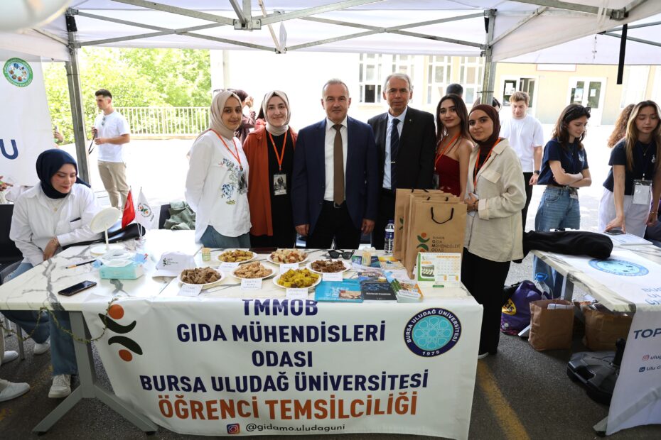 Ziraat Fakültesinde Geleneksel Tomurcuk Şenliği