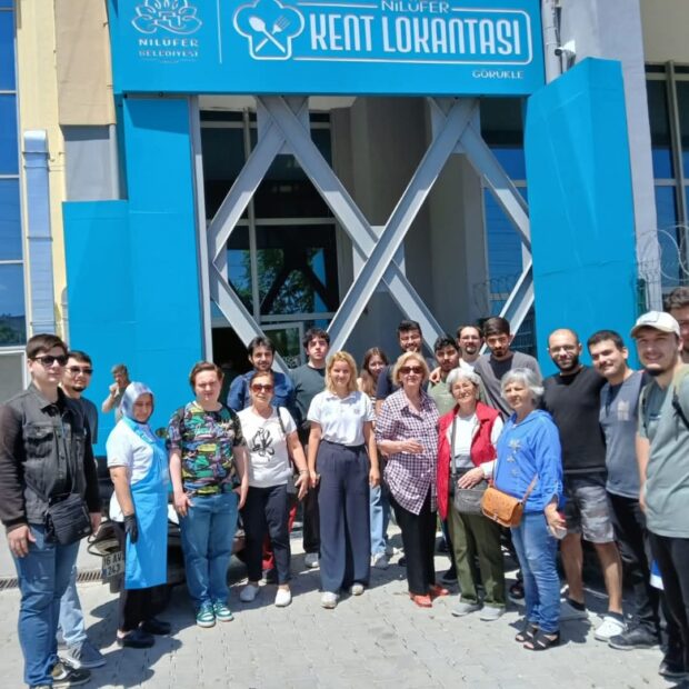 29 Ekim Kadınları Derneği Bursa Şubesi’nden Gençlerle Dayanışma Sofrası