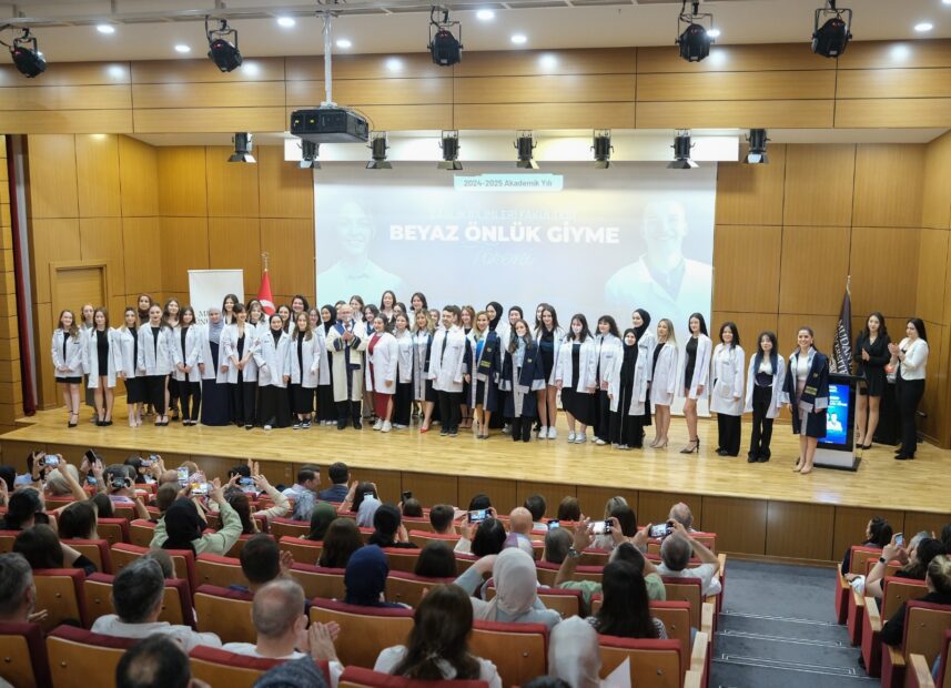 Mudanya Üniversitesi’nde Beyaz Önlük Giyme Töreni