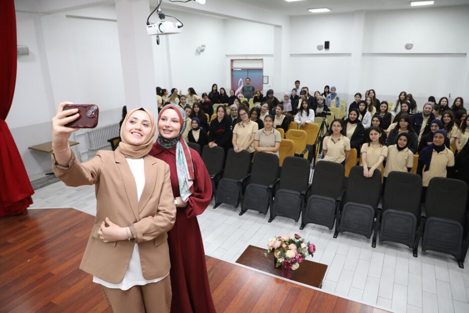 İNEGÖL’DEKİ ÖĞRENCİLERE “DİJİTAL GÜVENLİK” SEMİNERİ
