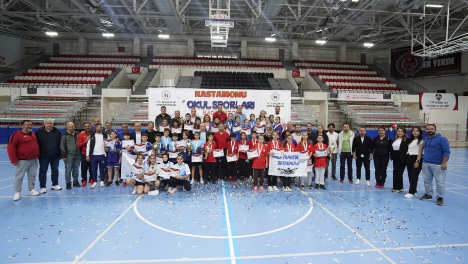 Osmangazili badmintonculardan namağlup şampiyonluk