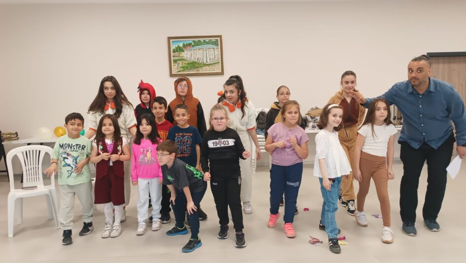 Karacabey Belediyesi’nin çocuklara özel bilmeceli okuma etkinliği ilgi gördü