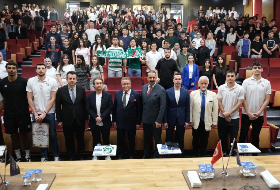 Bursaspor Basketbol Başkanı Sezgin  Mudanya Üniversitesi’nde öğrencilerle buluştu