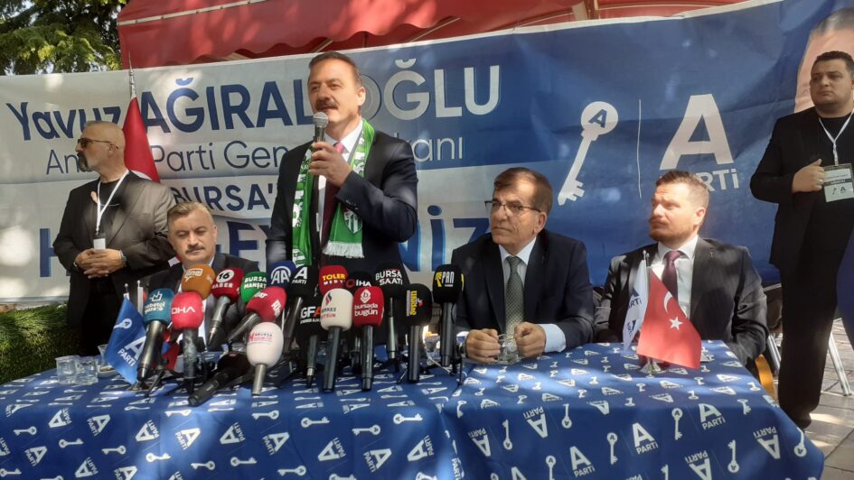 Yavuz Ağıralioğlu; “Türk Milletinin Siyasal Ufkuna Pırıl Pırıl Bir Parti Hediye Ettik”